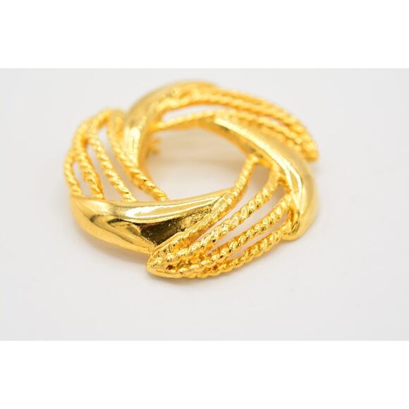 Vintage Round Pin Brooch Wreath Shiny Yellow Gold Tone Chunky Retro 1980s BinAC - Picture 8 of 12